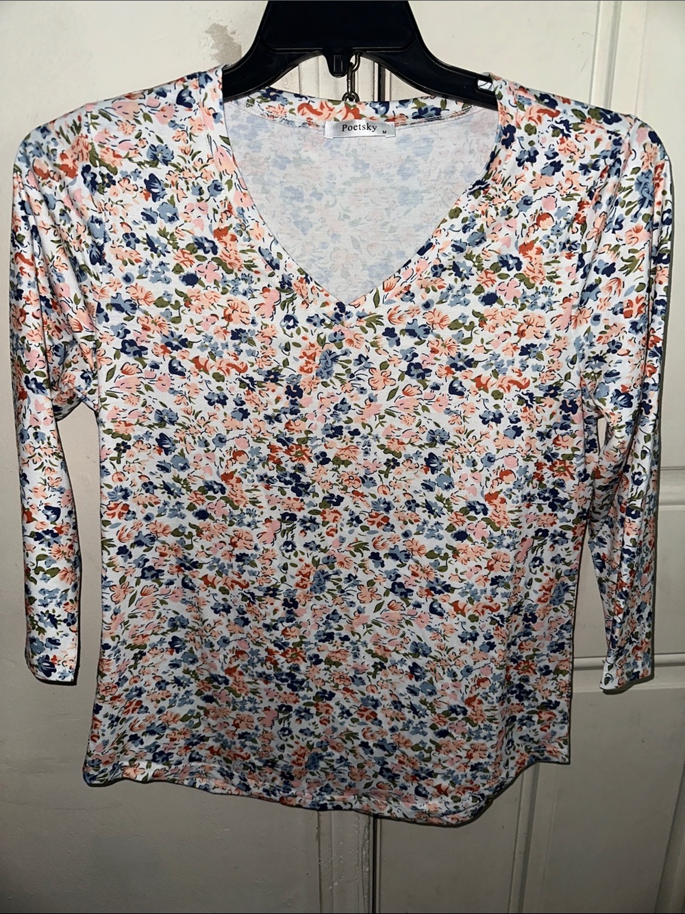 Women's Floral V-Neck Long Sleeve Top - White with Blue & Coral Print M/L.